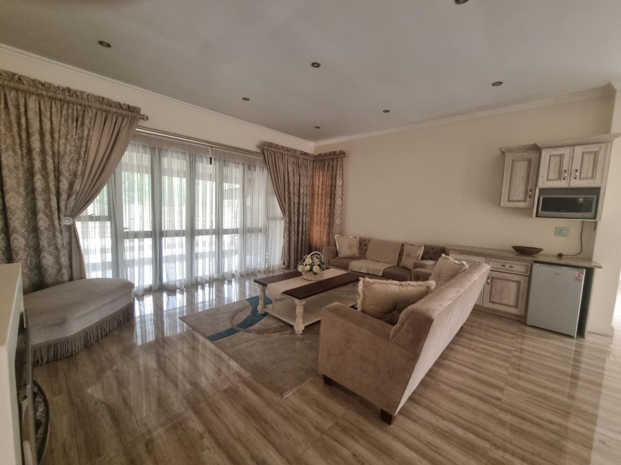 To Let 8 Bedroom Property for Rent in Xanadu North West
